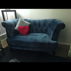 A beautiful lounge couch.